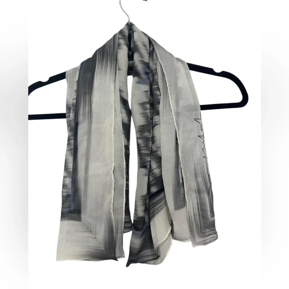 Giorgio‎ Armani Runway Gray Blue Black Abstract 100% Silk Scarf, Size 30 x 24